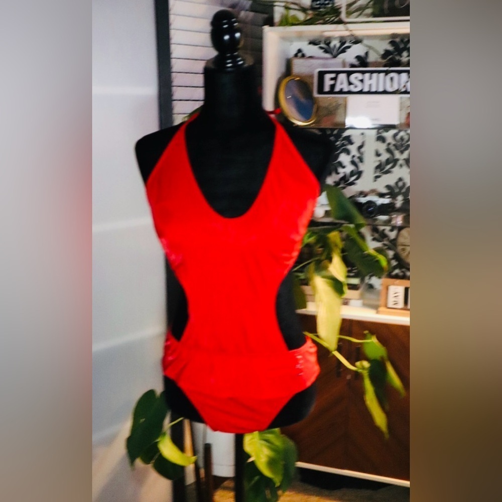 Sizzling 👀 red one-piece swimsuit NWOT - Picture 7 of 9